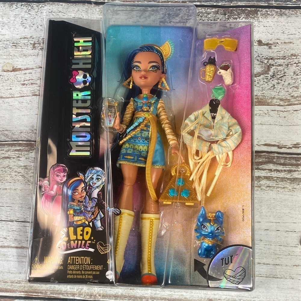 Monster High Leo Denile Doll with Blue and Gold Outfit w/ Accessories & Pet Dog - Picture 3 of 7